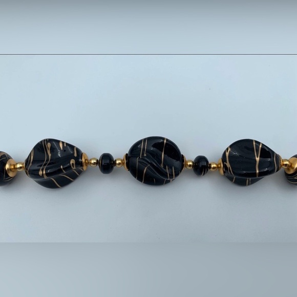 Vintage Jet Black Lucite Gold Color Drizzle Beaded Necklace Chunky Retro Jewelry - Picture 4 of 4